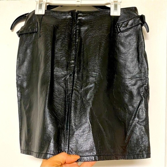 H&M Divided Faux Leather Side Buckle Mini Skirt-Size 8 - Picture 3 of 9